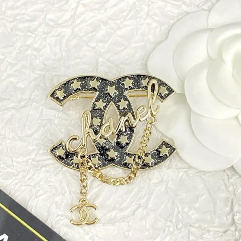 chanel brooches pour femme s_122403a